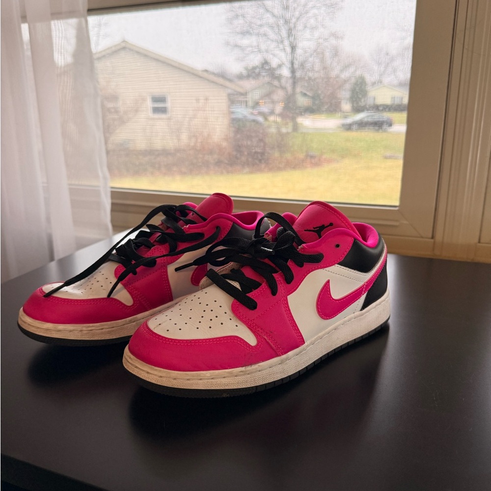 Kids Jordan 1 Low Fierce Pink